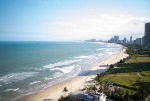 【体験レビュー】Radisson RED Da Nang（ラディソンレッドダナン）｜ミーケビーチを一望するスタイリッシュなアーバンリゾート