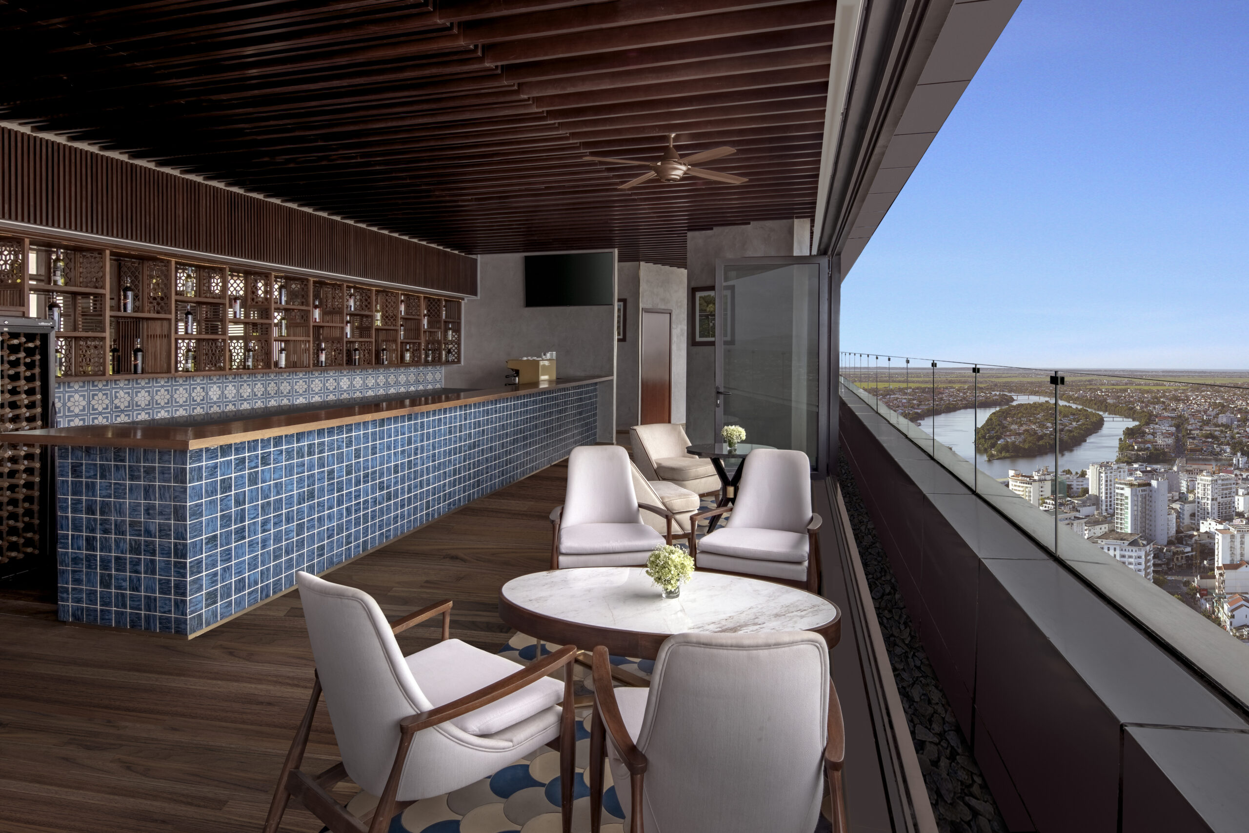 MVPHue_skybar2