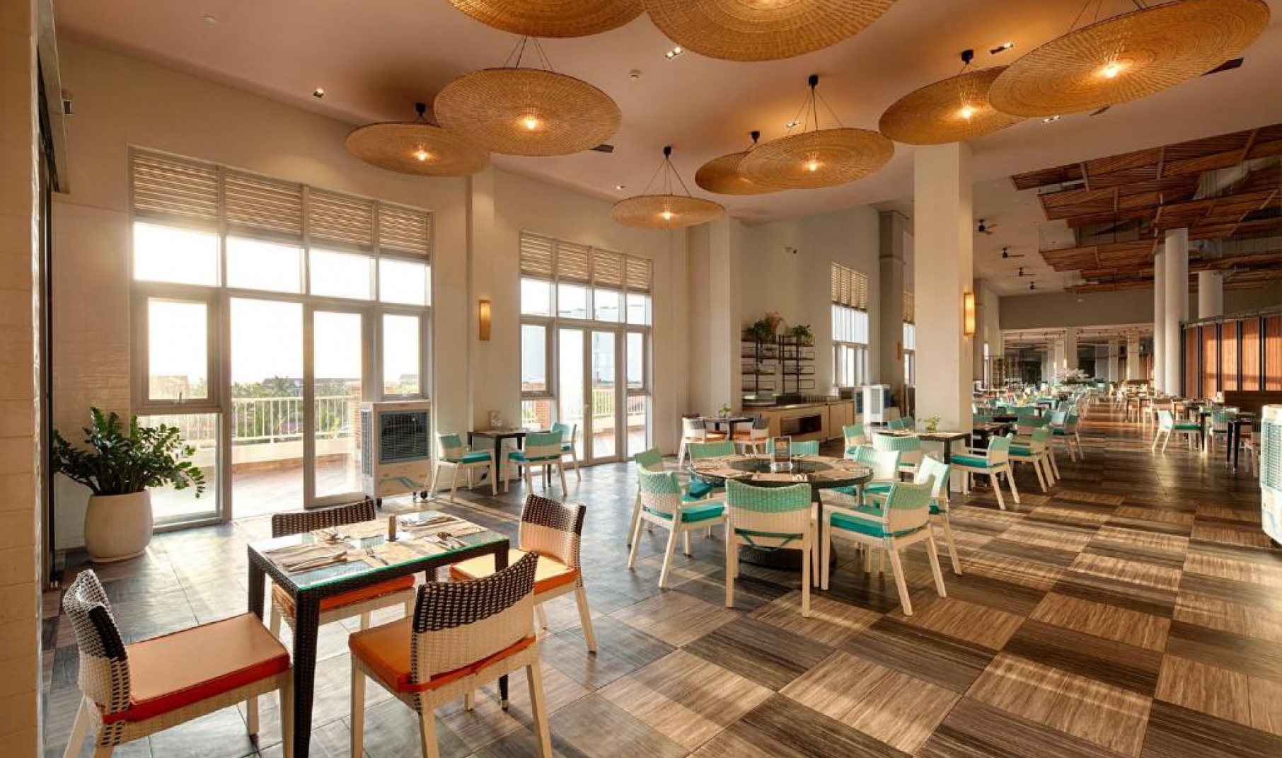 food-in-room-dining-1682417561