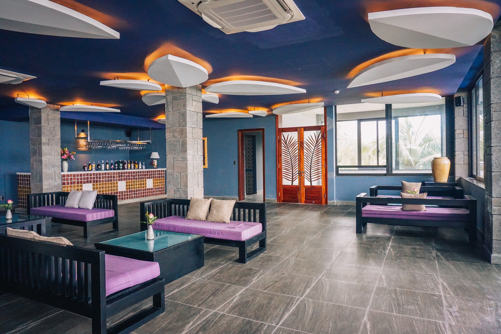 bar