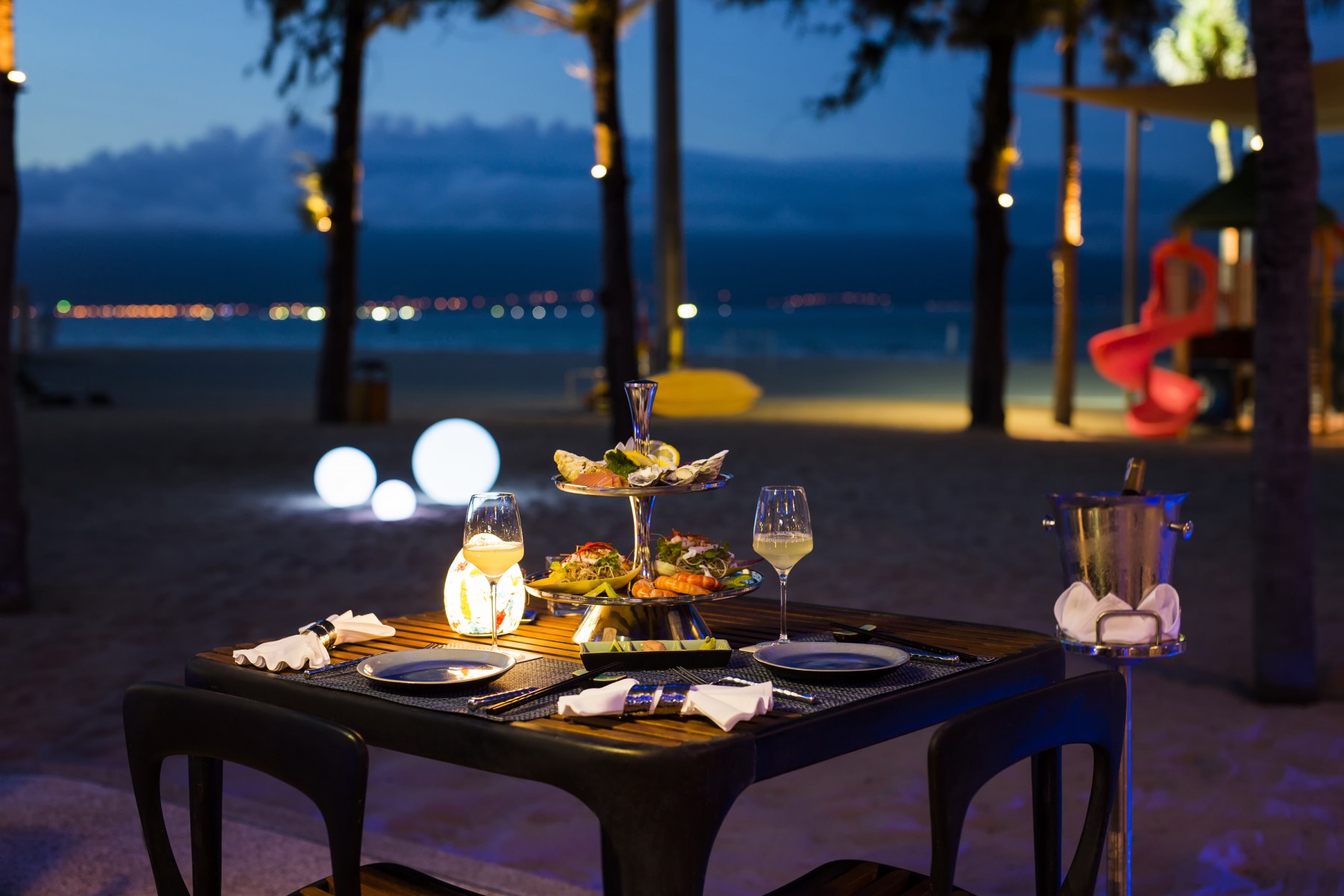 Azure-Beach-Lounge-2
