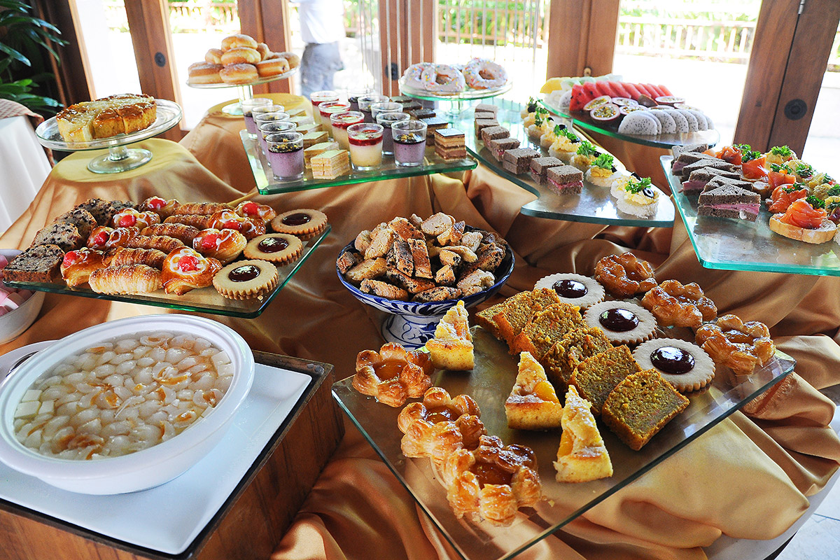 Vietnam_Danang_Furama-Resort_Afternoon_Tea_and_Dessert_Buffet_at_Hai_Van_Lounge